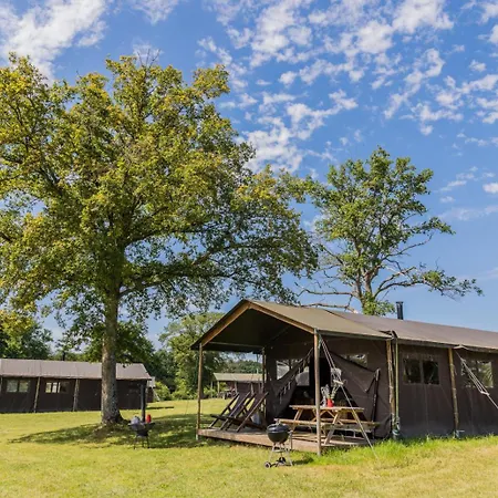 Glamping Tent Domaine Bonneblond خيمة فخمة *