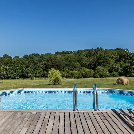 Glamping Tent Domaine Bonneblond خيمة فخمة *